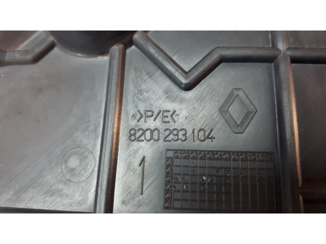 Б/у диффузор/ дефлектор радиатора 8200293104 для Renault Laguna II Б/у диффузор/ дефлектор радиатора 8200293104 для Renault Laguna II
