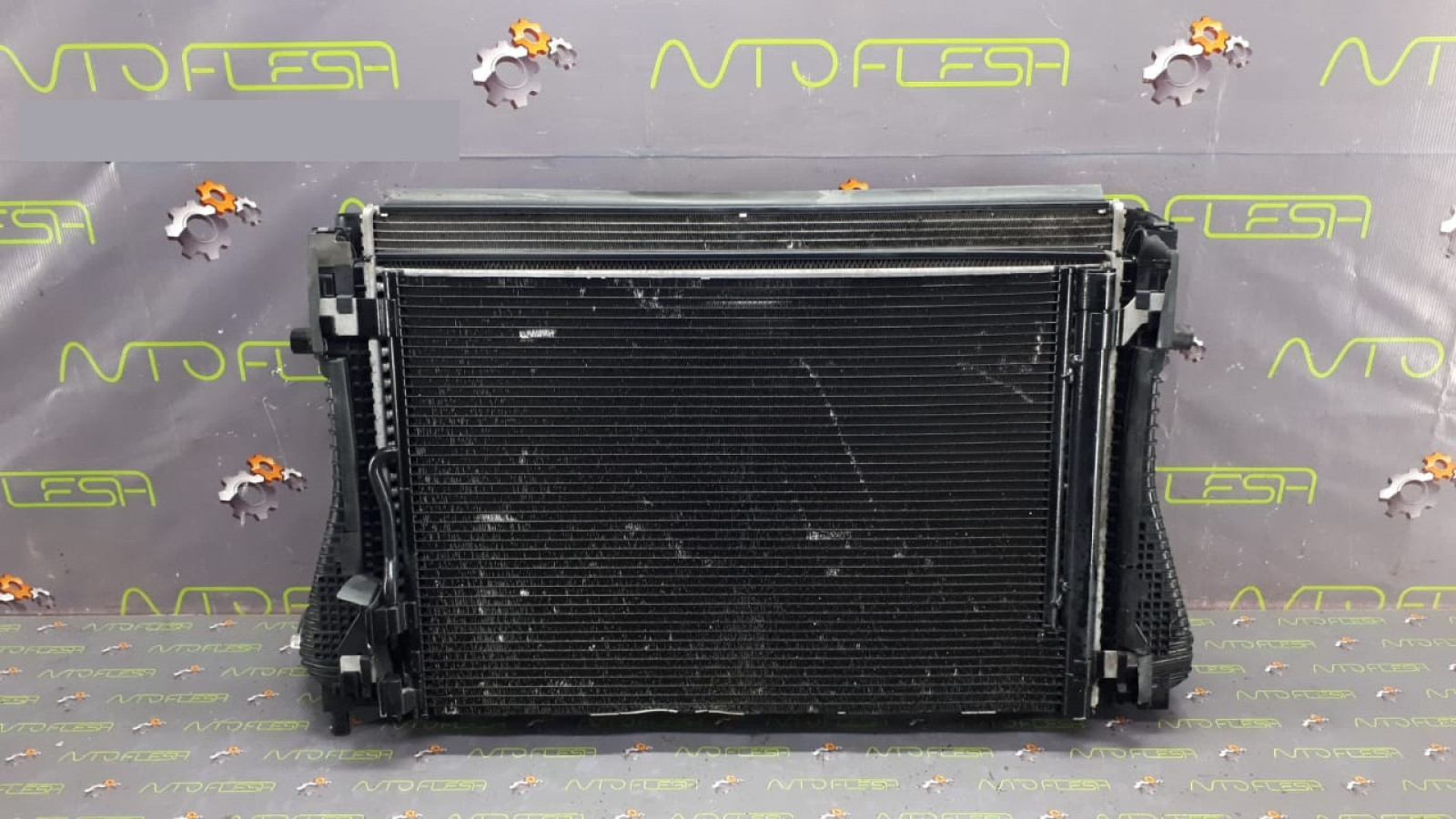 Б/у радиатор интеркулера 5Q0145803P для Audi/ Seat/ Skoda/ Volkswagen