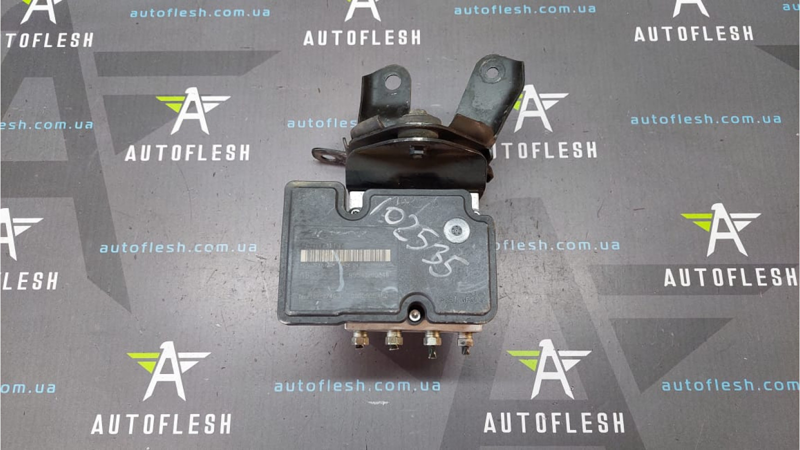Б/у блок ABS 89541-0D040, 44510-0D031 для Toyota Yaris