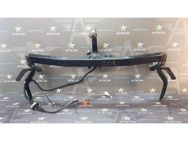 Б/у фаркоп/ прицепное устройство 1613362180 для Peugeot 308 II