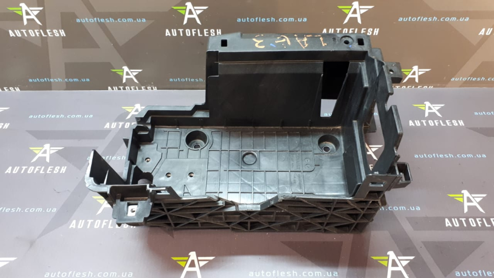 Б/у корпус аккумулятора/ крепление АКБ 244460009R для Renault Laguna III Б/у корпус аккумулятора/ крепление АКБ 244460009R для Renault Laguna III