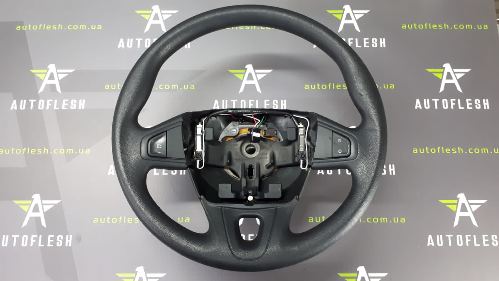 Б/у руль/ рулевое колесо 484309891R для Renault Megane III Б/у руль/ рулевое колесо 484309891R для Renault Megane III