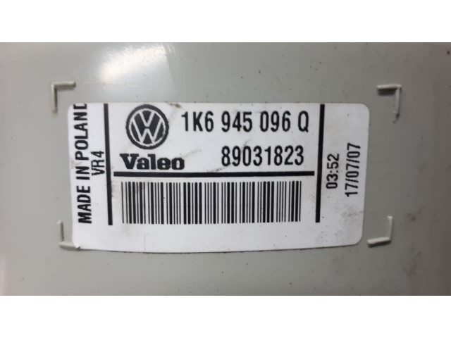 Б/у фонарь задний наружный 1K6945096Q/ 1K6945095Q для Volkswagen Golf V Б/у фонарь задний наружный 1K6945096Q/ 1K6945095Q для Volkswagen Golf V