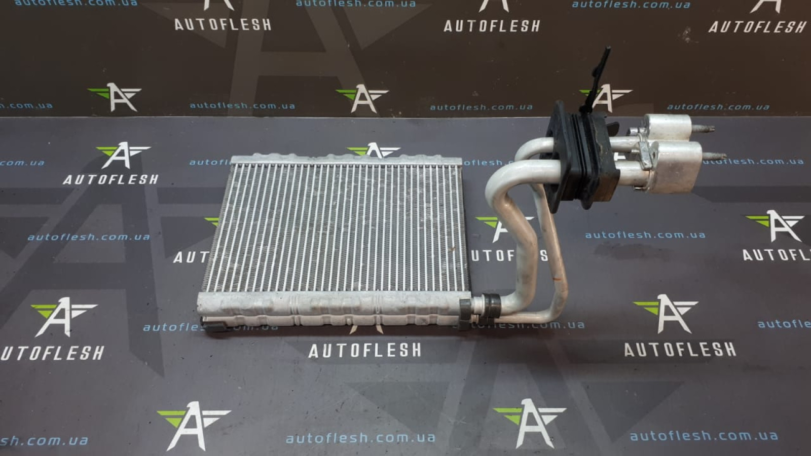 Б/у охлаждение батареи/ радиатор печки АКБ 295E30096R для Renault Zoe