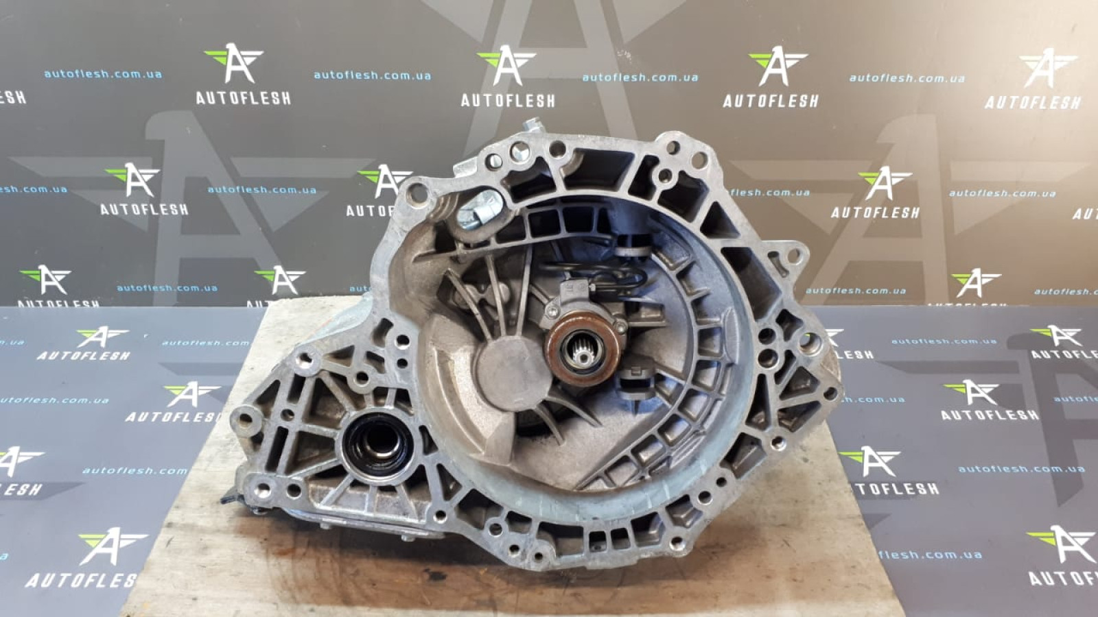 Б/у КПП/ коробка передач в сборе F17W394/ 55565178, 1.3 CDTI для Opel Combo/ Corsa D/ Meriva Б/у КПП/ коробка передач в сборе F17W394/ 55565178, 1.3 CDTI для Opel Combo/ Corsa D/ Meriva