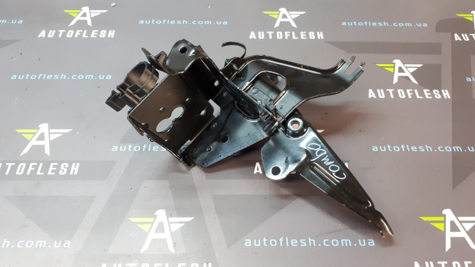 Б/у кронштейн блока ABS 13182317, 449021146 для Opel Combo C Б/у кронштейн блока ABS 13182317, 449021146 для Opel Combo C