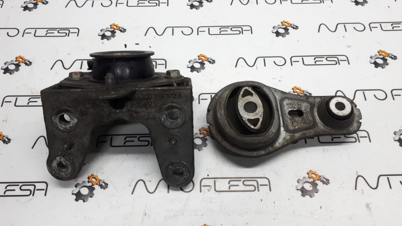 Б/у подушка двигателя 8200065989 для Nissan Primastar/ Opel Vivaro/ Renault Trafic/ Vauxhall Vivaro