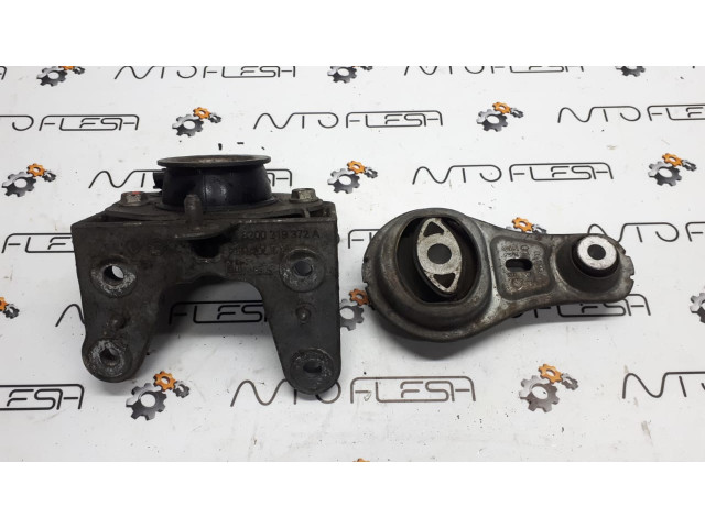 Б/у подушка двигателя 8200065989 для Nissan Primastar/ Opel Vivaro/ Renault Trafic/ Vauxhall Vivaro