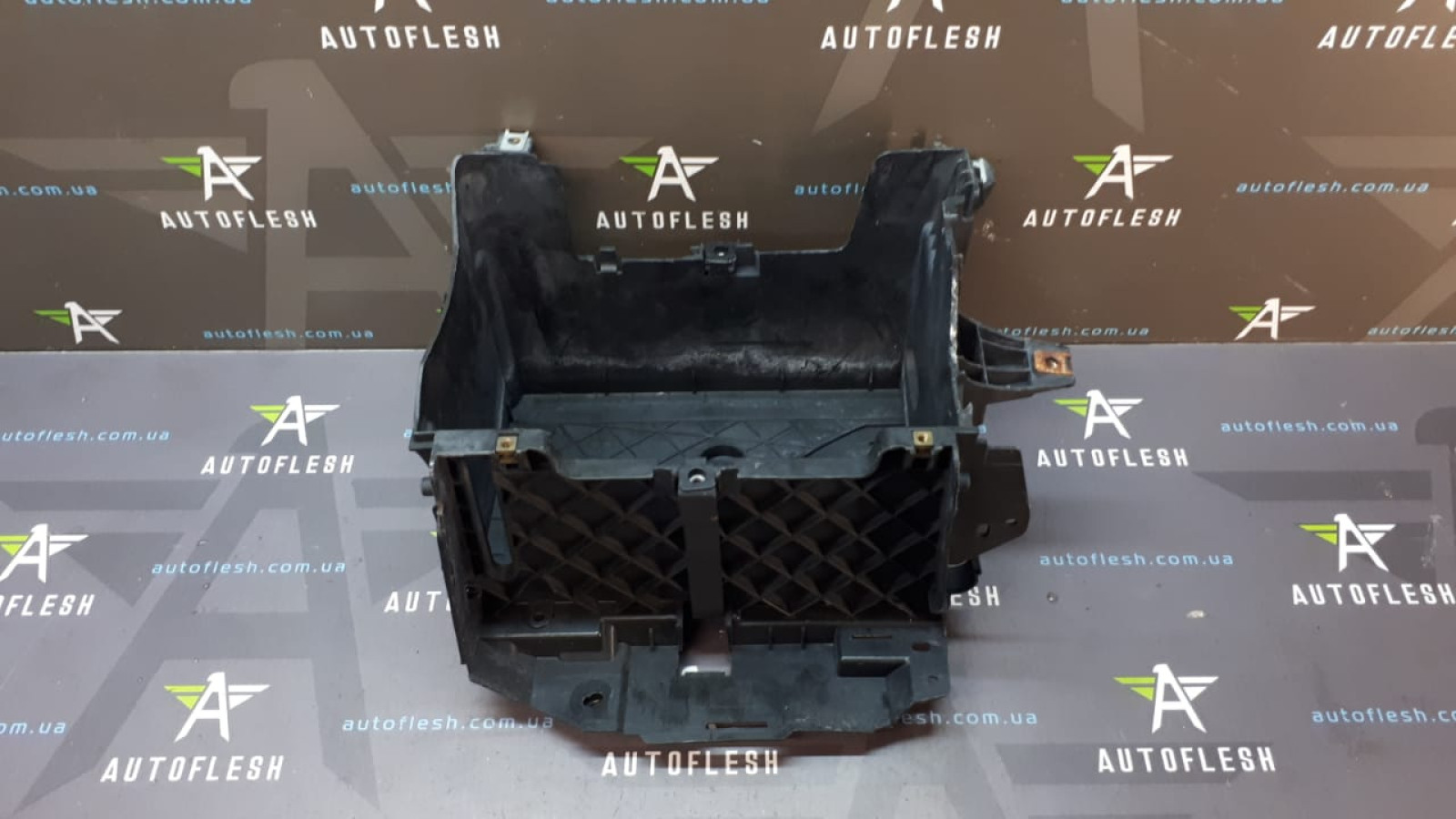 Б/у крепление аккумулятора/ полка под АКБ 244460002R, 244460010R для Renault Megane III