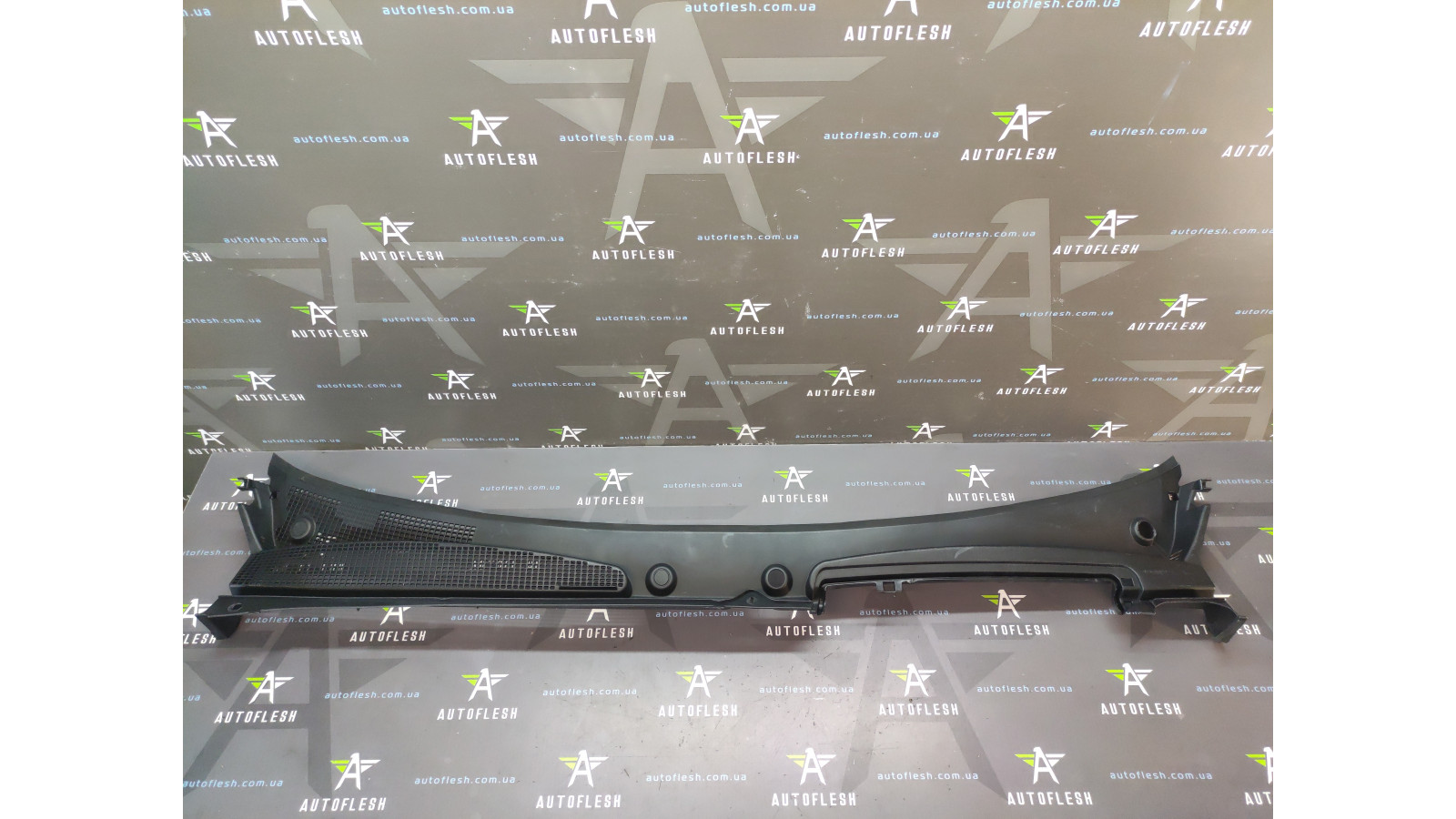 Б/у пластик під лобове скло 8200439131, 8200498150 для Mercedes Citan/Renault Kangoo II