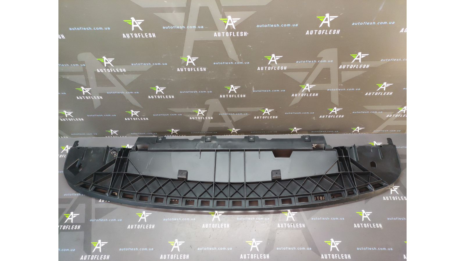 Б/у защита бампера переднего 8200501560 для Renault Kangoo II