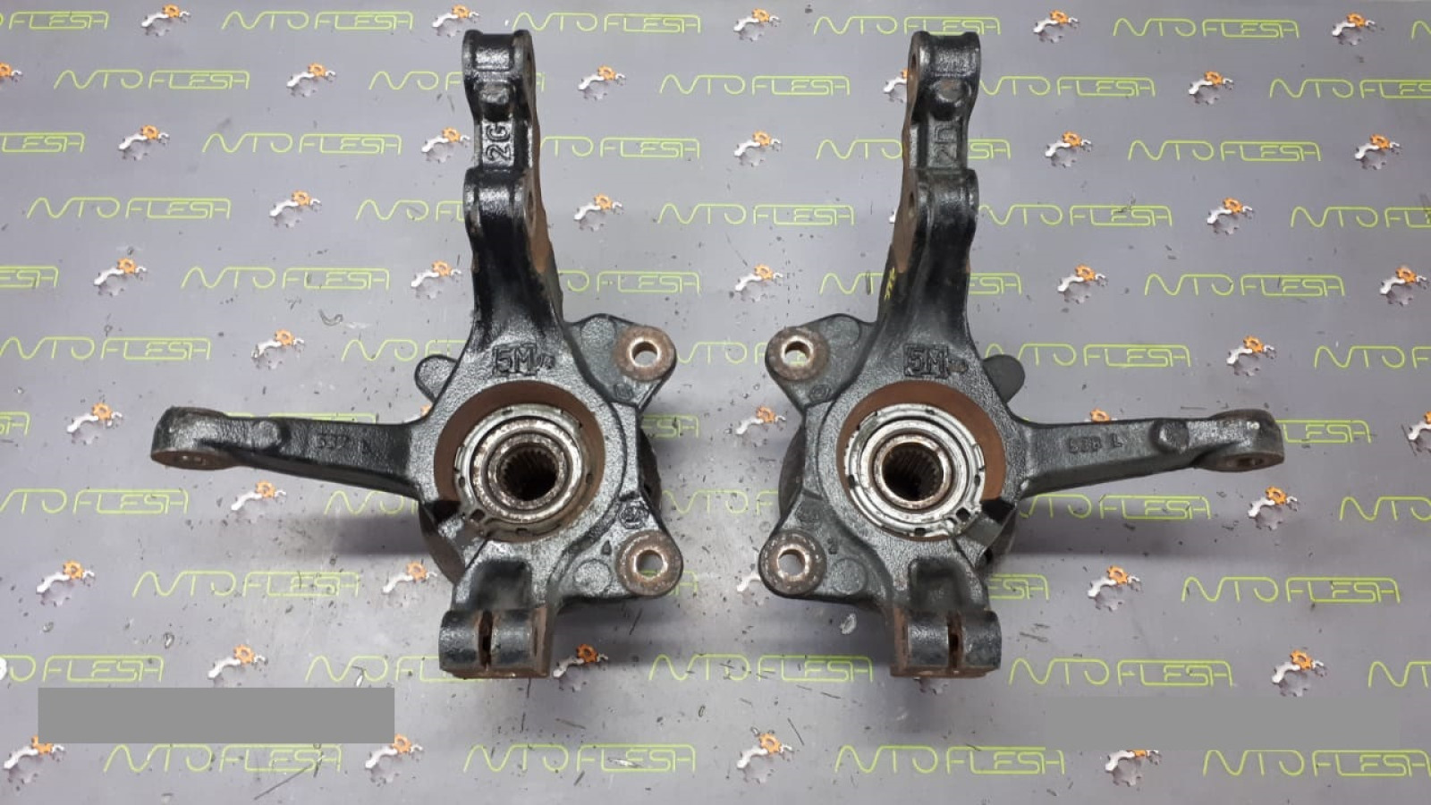 Б/у поворотный кулак/ ступица передняя/ цапфа 8200755585, 8200755590 для Renault Kangoo II