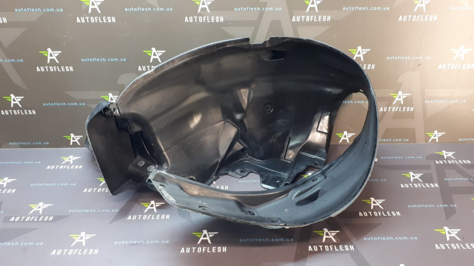 Б/у подкрылок передний левый/ брызговик 59120SC010, 59123SC010 для Subaru Forester