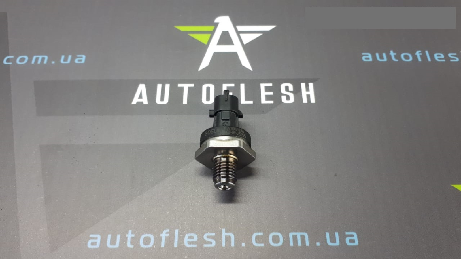 Б/у датчик давления топлива 0281002836, 8200576683 для Renault