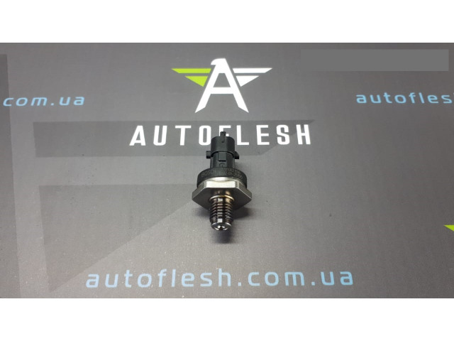 Б/у датчик давления топлива 0281002836, 8200576683 для Renault