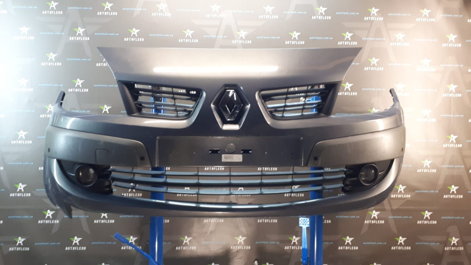Б/у бампер передний в сборе (парктроник/ туманки) для Renault Grand Scenic II/ Scenic II