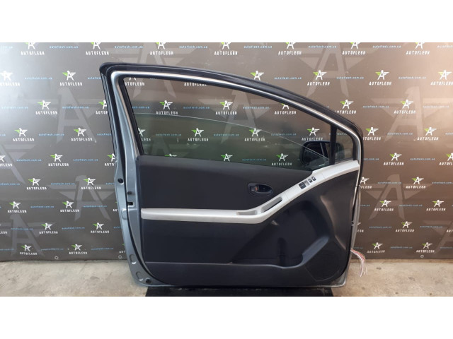 Б/у дверь передняя левая 67112-52120 для Toyota Yaris II Б/у дверь передняя левая 67112-52120 для Toyota Yaris II