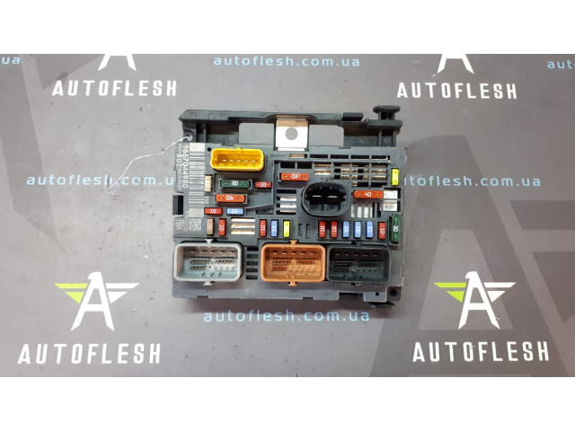 Б/у блок предохранителей BSM 9675877980 для Citroen/ Peugeot