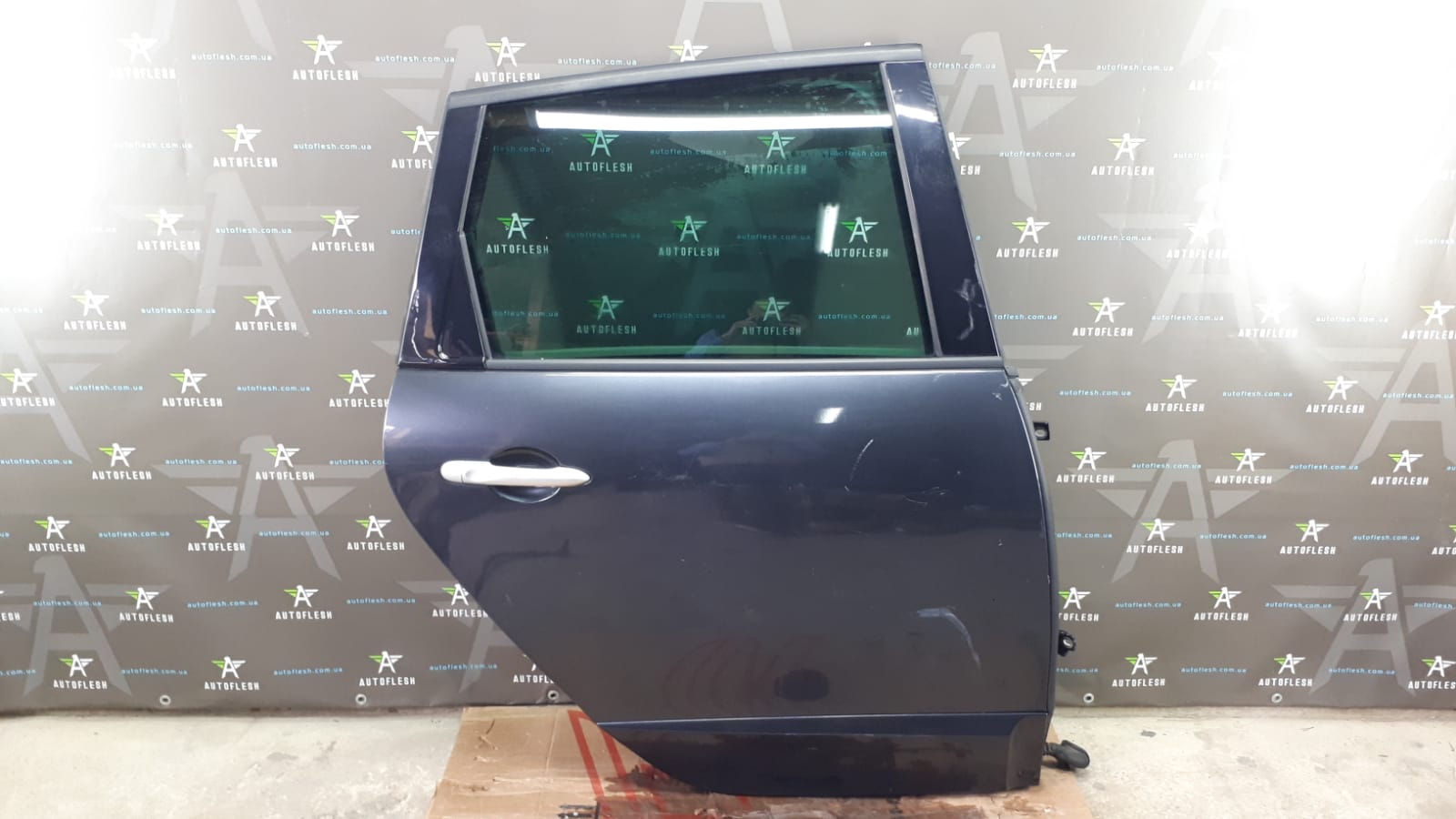 Б/у дверь задняя правая 821001572R, 821007232R для Renault Grand Scenic III/ Scenic III
