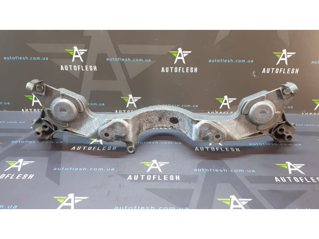 Б/у кронштейн КПП 33303448032 для BMW X3