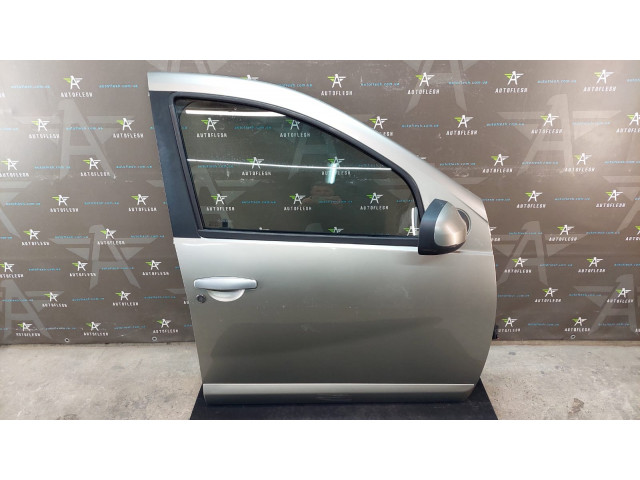Б/у дверь передняя левая/ правая 801015127R, 801007358R для Dacia Sandero Б/у дверь передняя левая/ правая 801015127R, 801007358R для Dacia Sandero