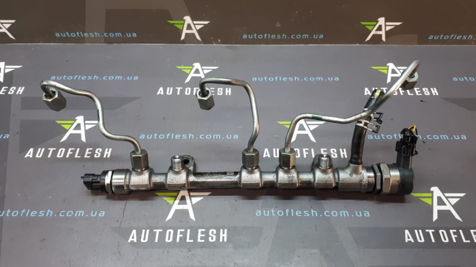 Б/у топливная рейка/ рампа 0445214177, 23810-33030, 1.4 D-4D для Toyota