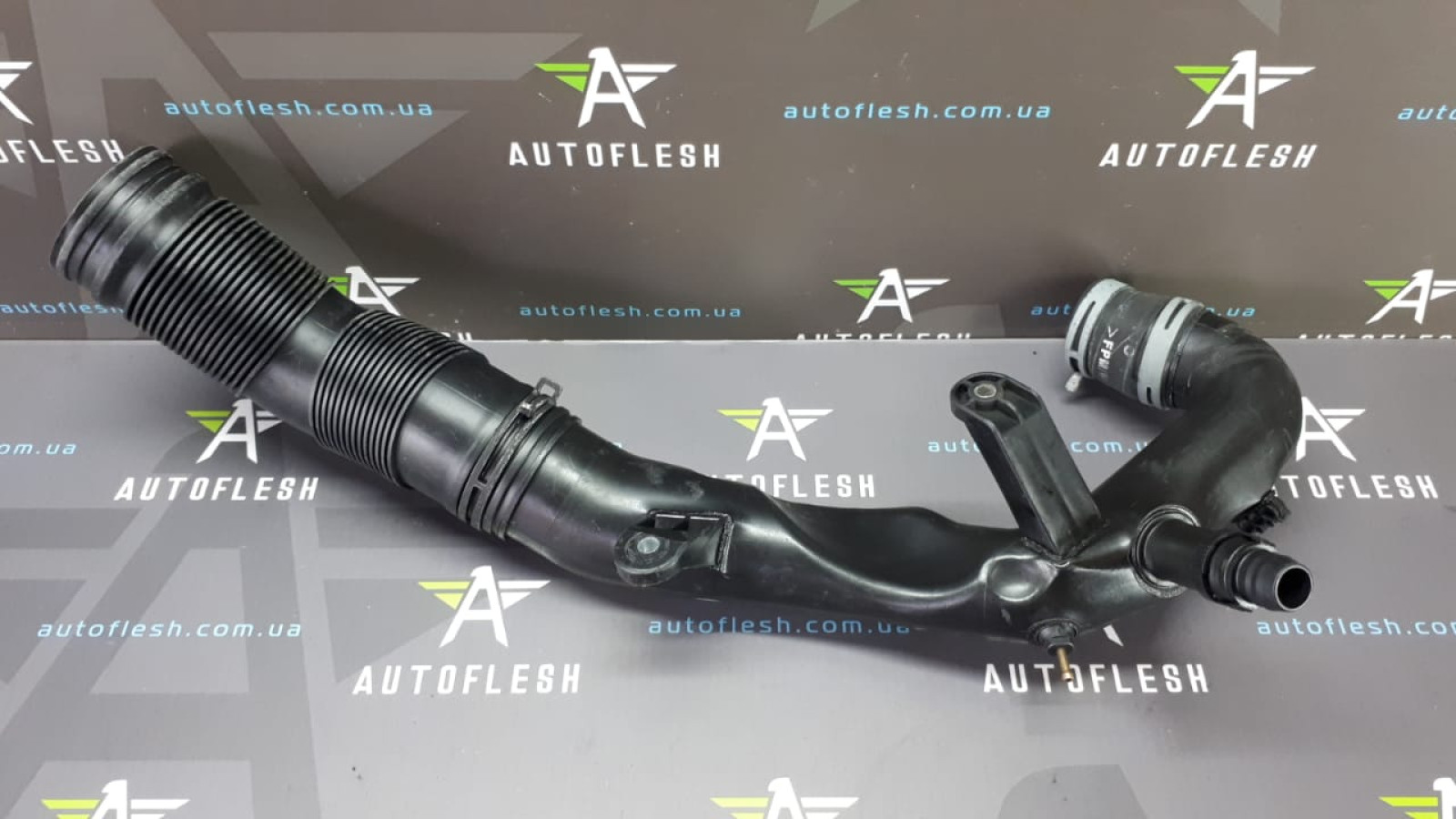 Б/у патрубок интеркулера 6Q0129654BD, 6Q0129684C для Seat/ Skoda/ Volkswagen Б/у патрубок интеркулера 6Q0129654BD, 6Q0129684C для Seat/ Skoda/ Volkswagen