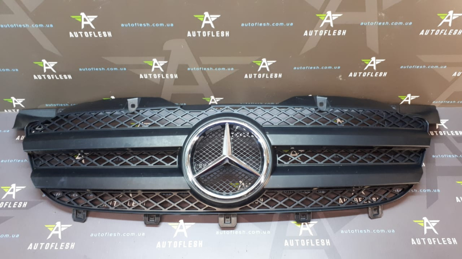Б/у решетка радиатора A9068800385 для Mercedes Sprinter