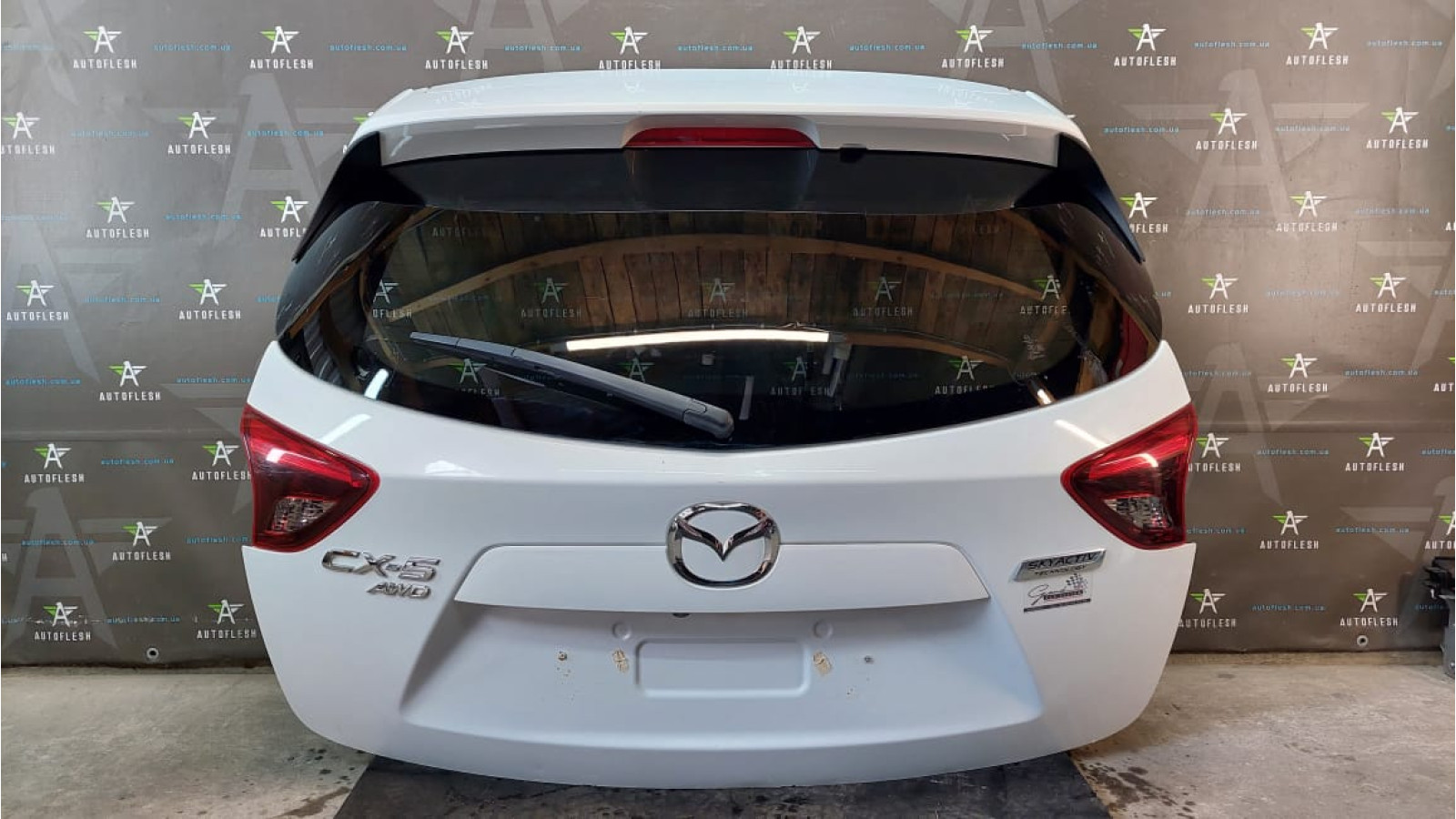Б/у крышка багажника в сборе KDY16202XD, KD35-63-930B для Mazda CX-5