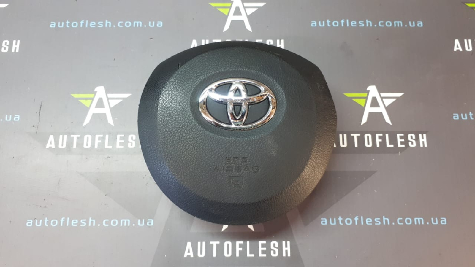 Б/у подушка безопасности/ airbag 451300D350E0 для Toyota Yaris III Hybrid Б/у подушка безопасности/ airbag 451300D350E0 для Toyota Yaris III Hybrid