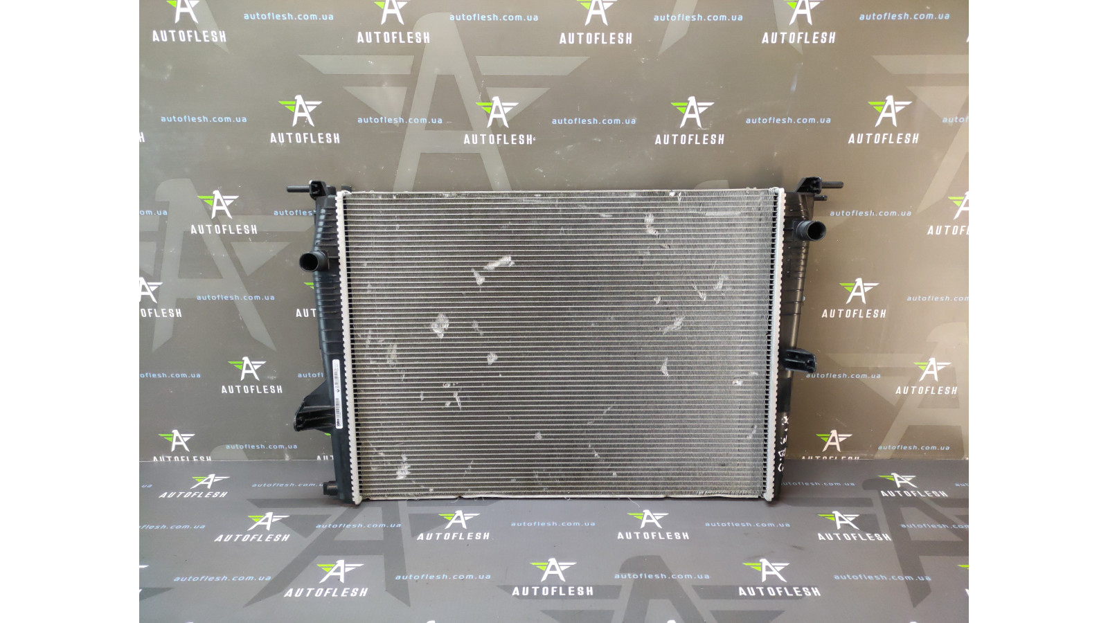Б/в радіатор охолодження 214005371R для Renault Fluence Z.E.