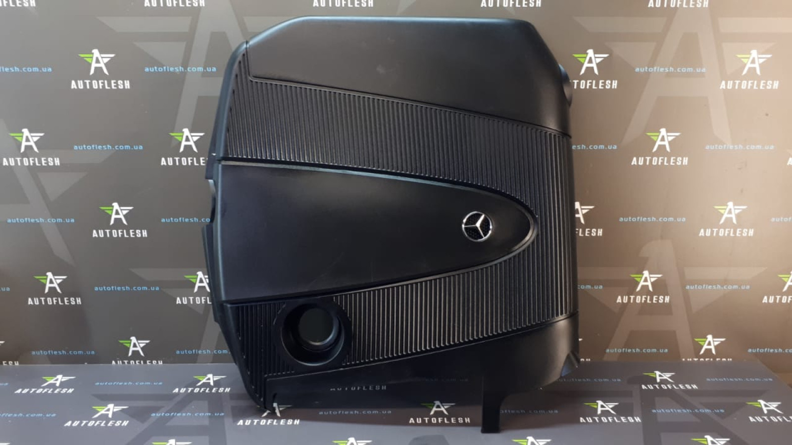 Б/у крышка двигателя декоративная A6460102367 для Mercedes C-Class/ CLC/ CLK