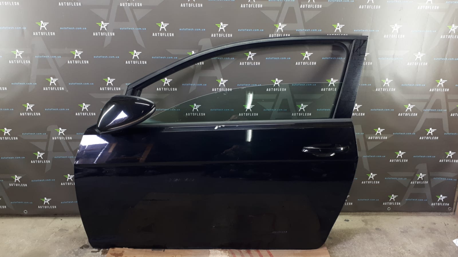 Б/у стекло передней левой двери 5G3845201B для Volkswagen Golf VII