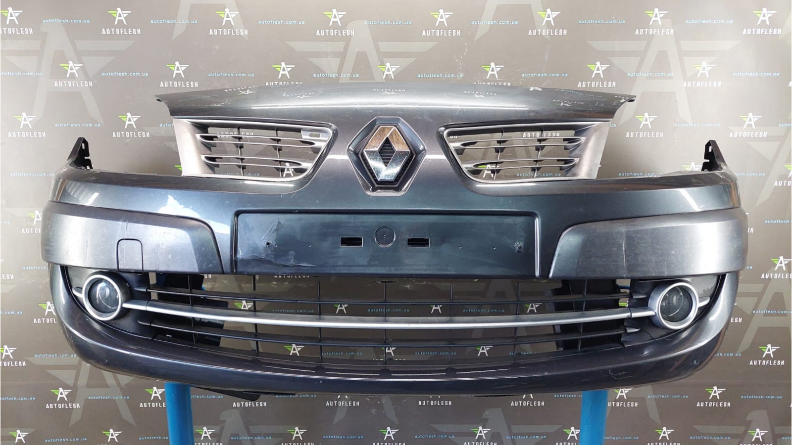 Б/у бампер передний 7701477299, 7701065820 для Renault Grand Scenic II/ Scenic II Б/у бампер передний 7701477299, 7701065820 для Renault Grand Scenic II/ Scenic II