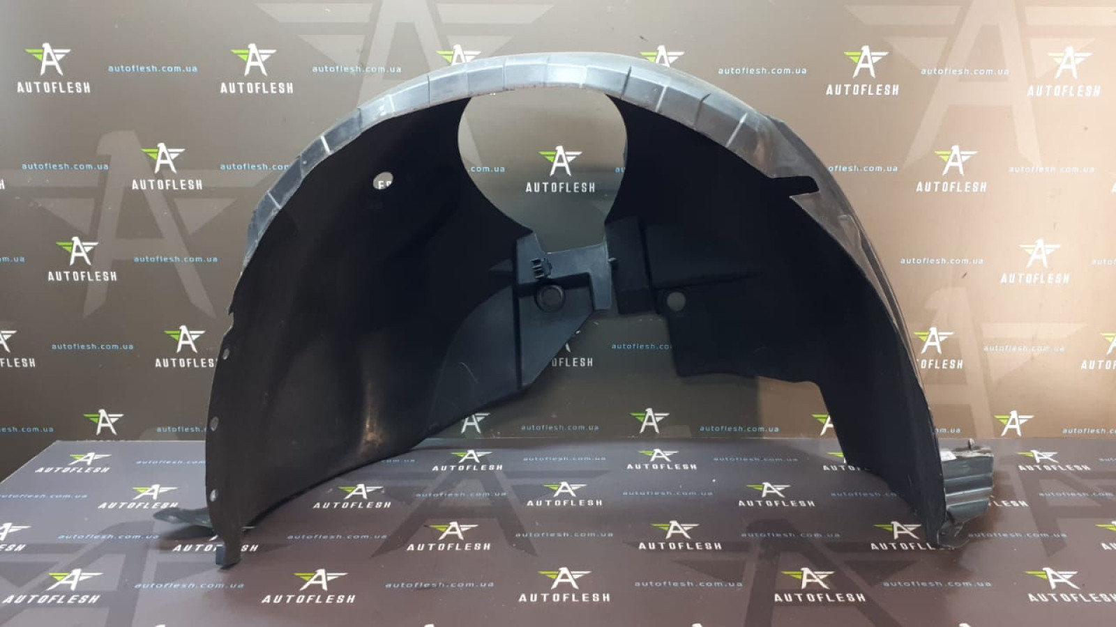 Б/у подкрылок передний правый A6396843377, A6396843577 для Mercedes Viano/ Vito