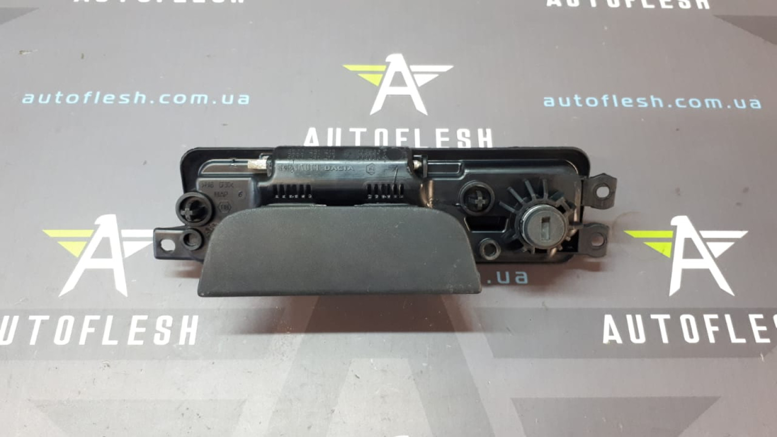 Б/у ручка задней двери 8200431418, 8200431416 для Dacia Logan MCV Б/у ручка задней двери 8200431418, 8200431416 для Dacia Logan MCV