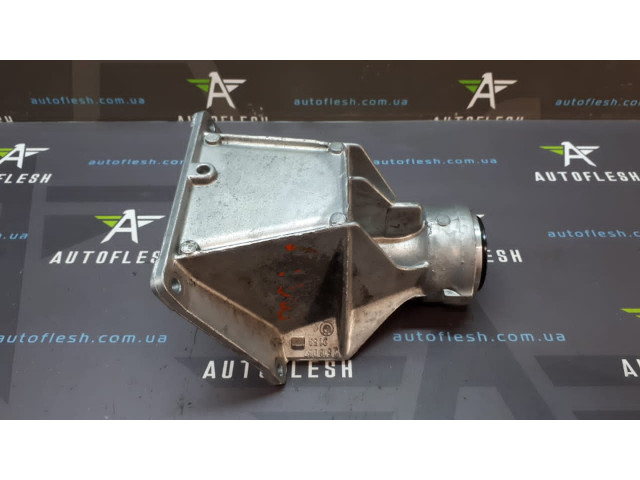 Б/у опорный кронштейн 31507516066, 75160673153 для BMW X3