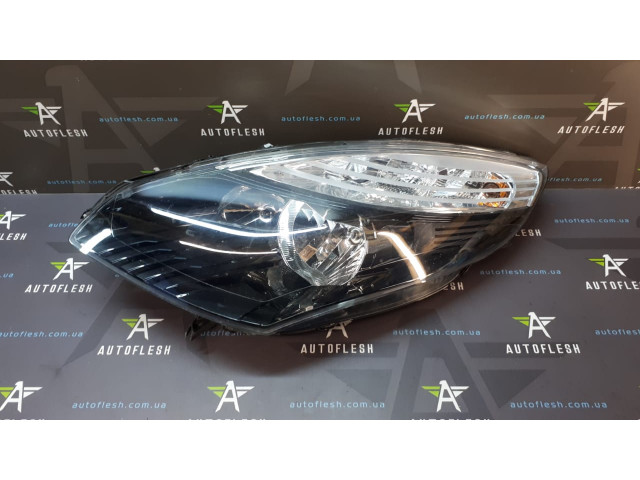 Б/у стекло фары/ фара левая 260606760R, 89903290 для Renault Scenic III