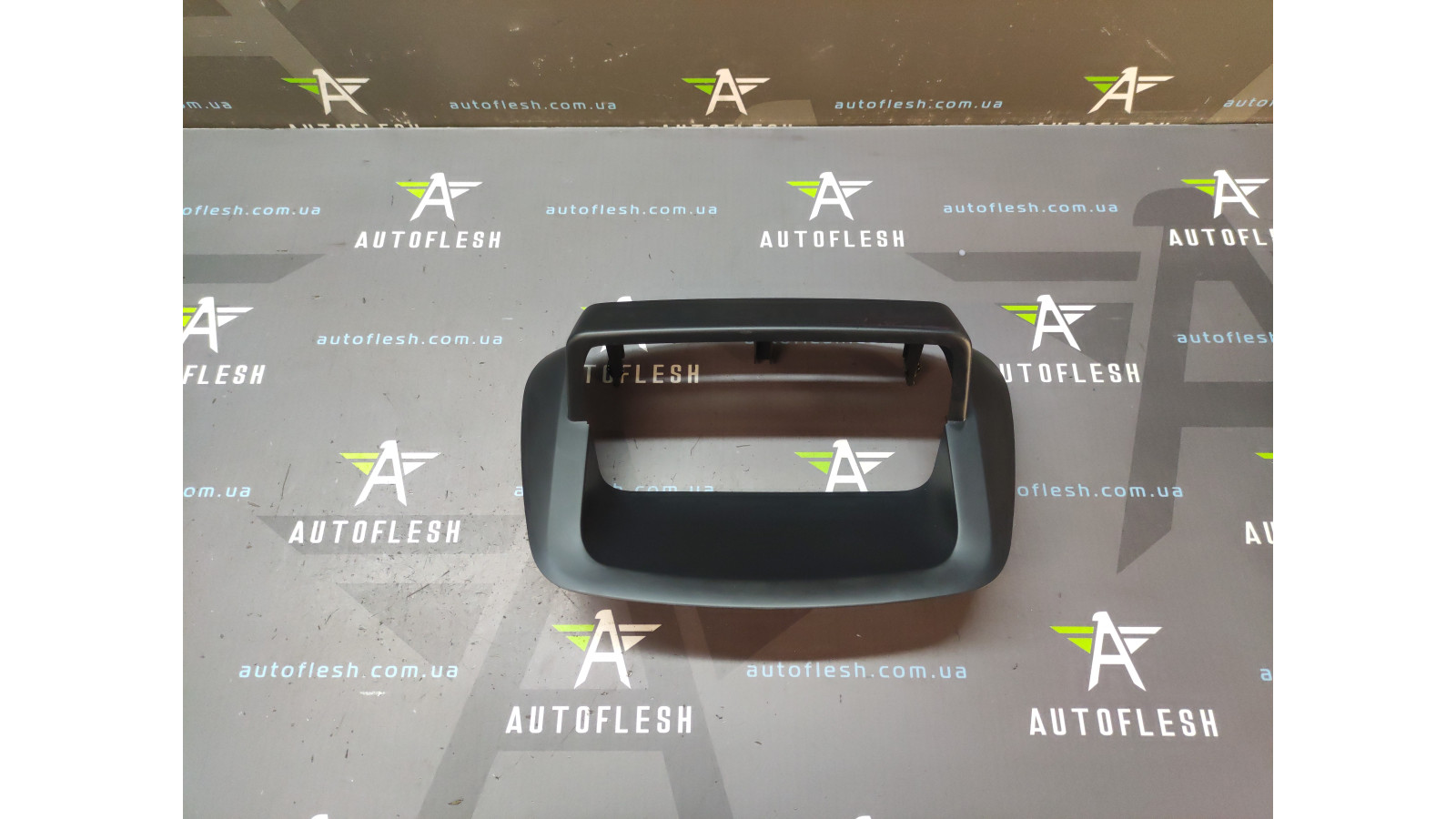 Б/у накладка панели приборов 682701452R для Renault Fluence/ Megane III