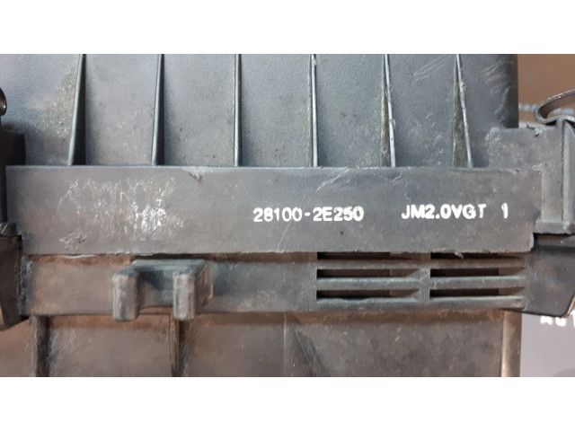 Б/у корпус воздушного фильтра 28100-2E250, 2.0 CRDi для Hyundai Tucson Б/у корпус воздушного фильтра 28100-2E250, 2.0 CRDi для Hyundai Tucson