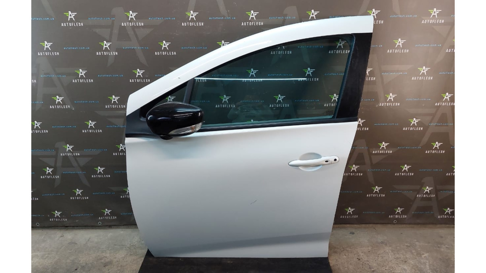 Б/у дверь передняя левая 801012271R, 801011691R для Renault Zoe