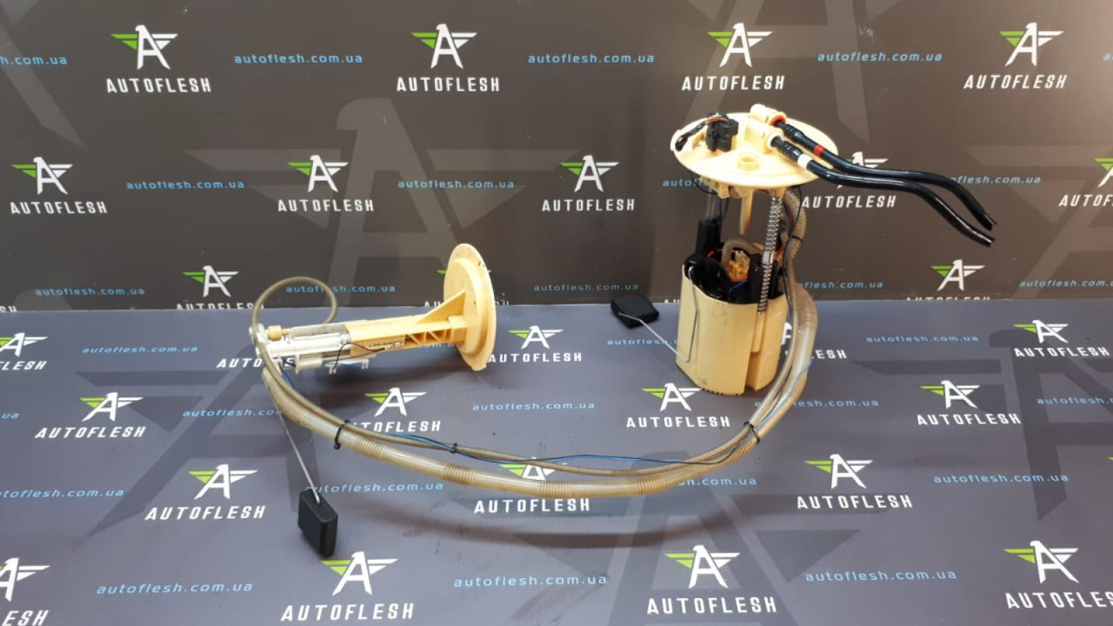 Б/у топливный насос в бак/ датчик уровня топлива 9V419275AB, 9V419275BA, 2.0 TDCi для Ford Kuga