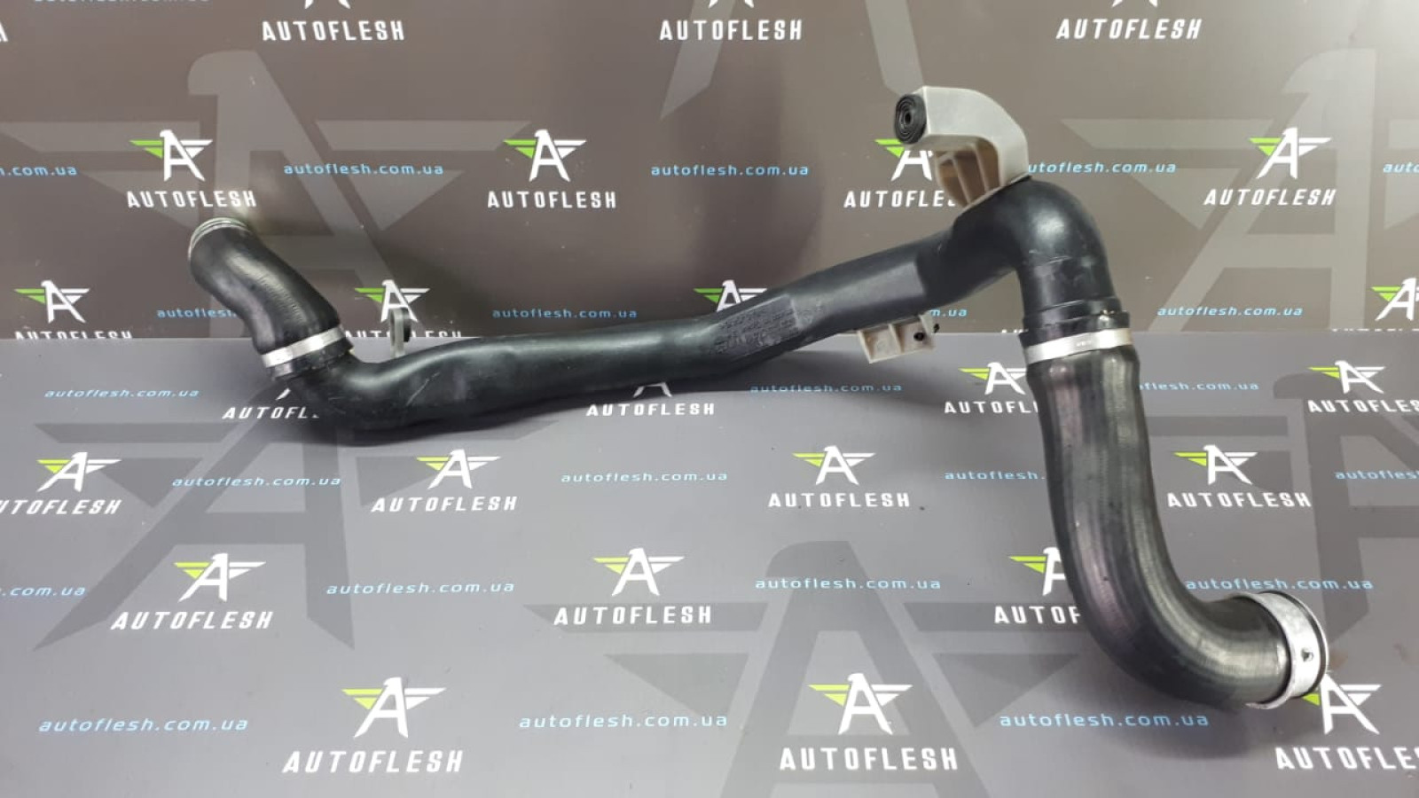 Б/у патрубок интеркулера 3C0145762AT, 3C0145840H, 3C0145828C для Audi/ Seat/ Skoda/ Volkswagen
