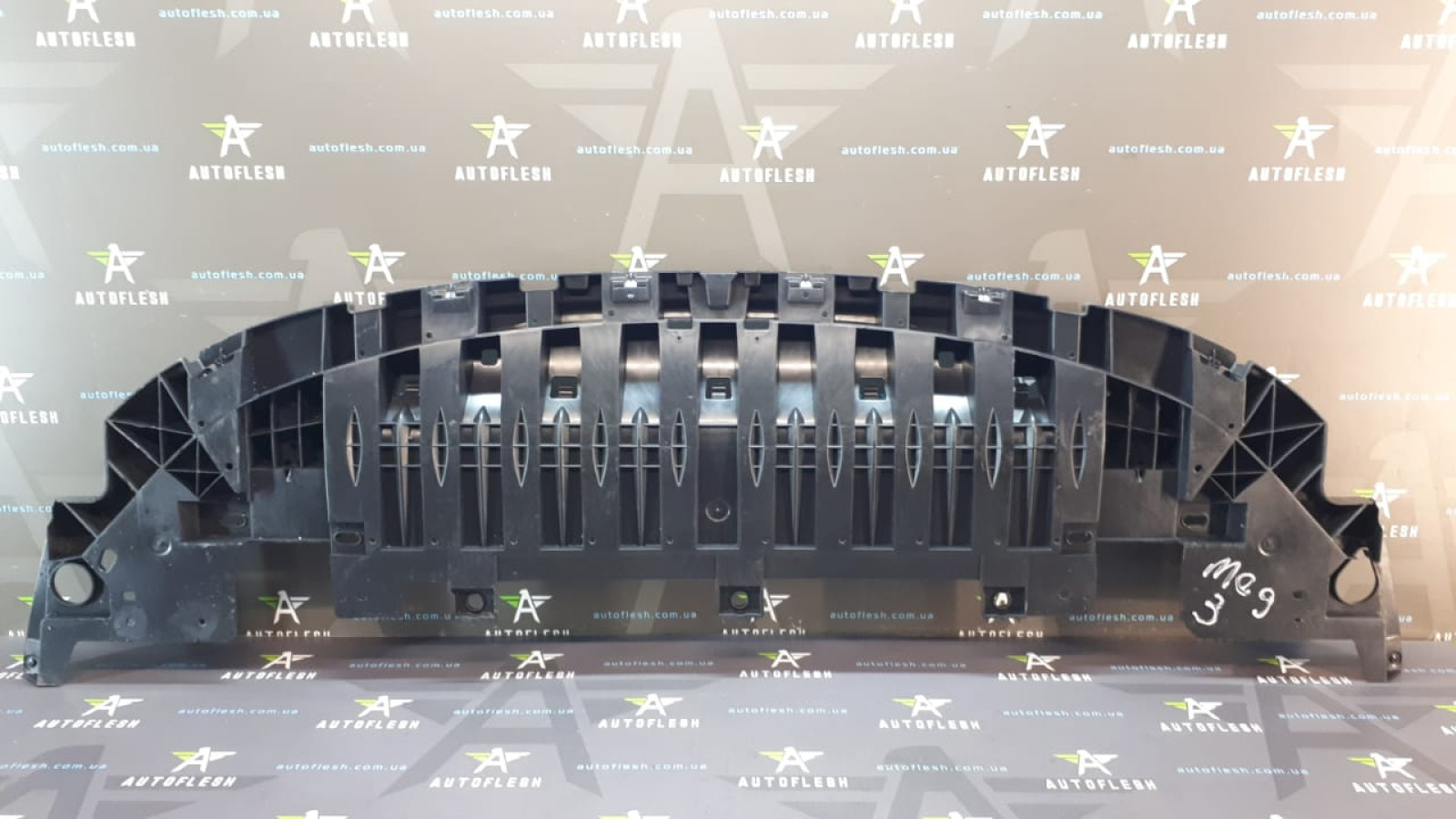 Б/у защита переднего бампера 622355333R для Renault Megane III