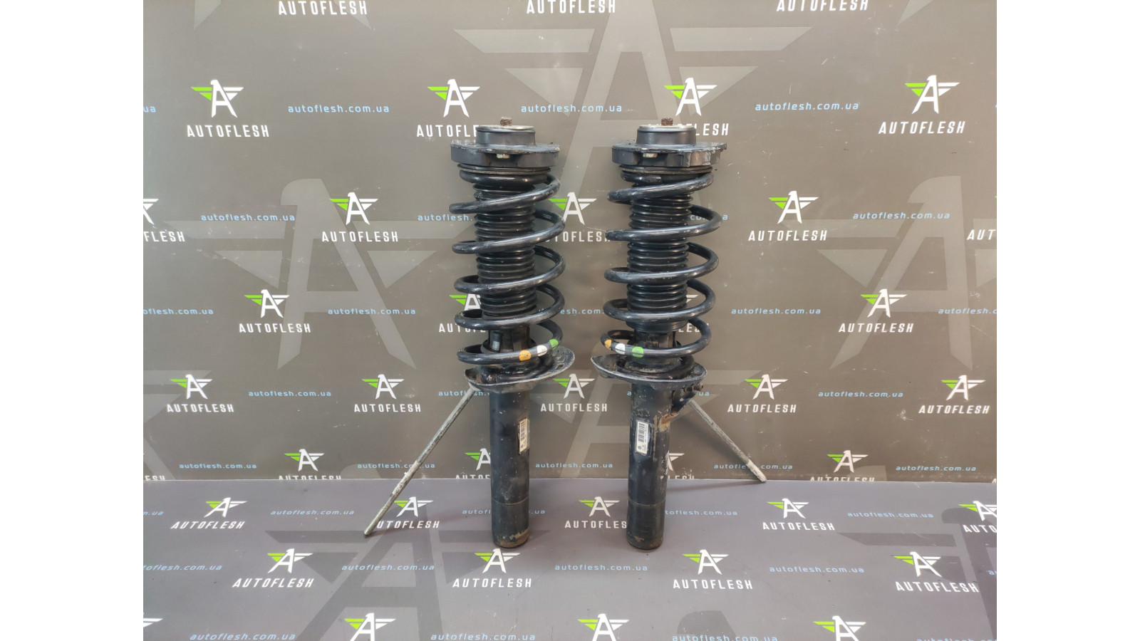 Б/у амортизатор передний 1T0413031EG для Audi/ Seat/ Skoda/ Volkswagen