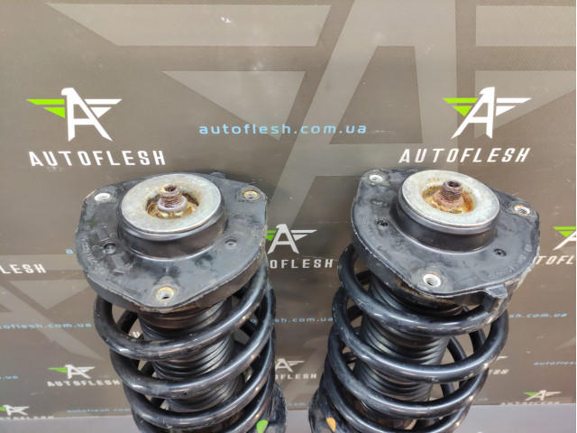 Б/у амортизатор передний 1T0413031EG для Audi/ Seat/ Skoda/ Volkswagen Б/у амортизатор передний 1T0413031EG для Audi/ Seat/ Skoda/ Volkswagen