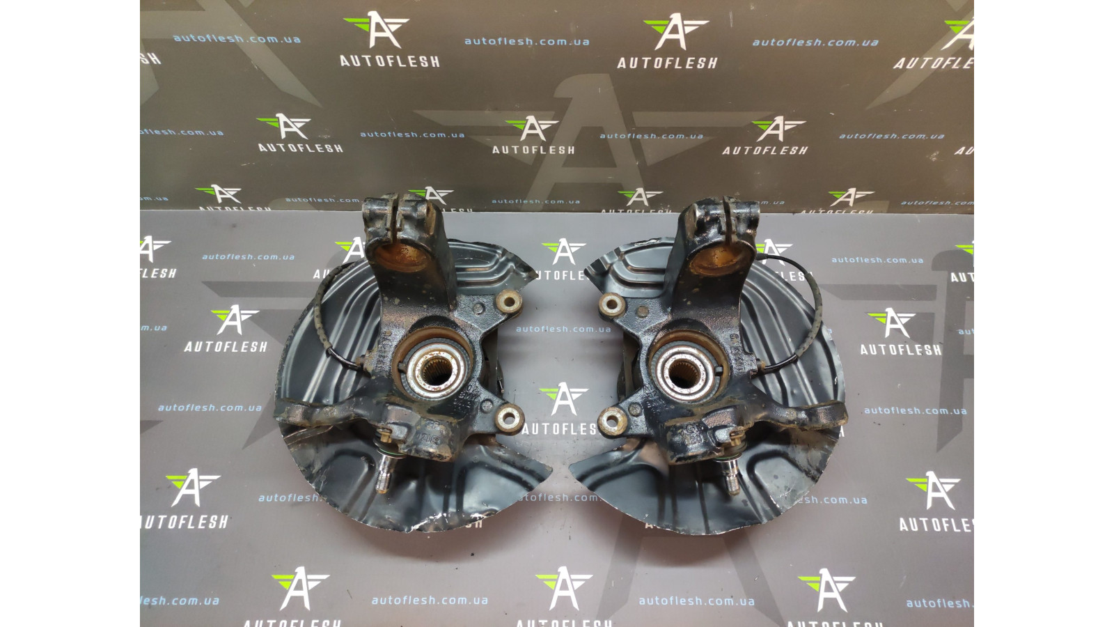 Б/у цапфа передняя в сборе 31213412019, 31213412020, 31203413226 для BMW X3 Б/у цапфа передняя в сборе 31213412019, 31213412020, 31203413226 для BMW X3