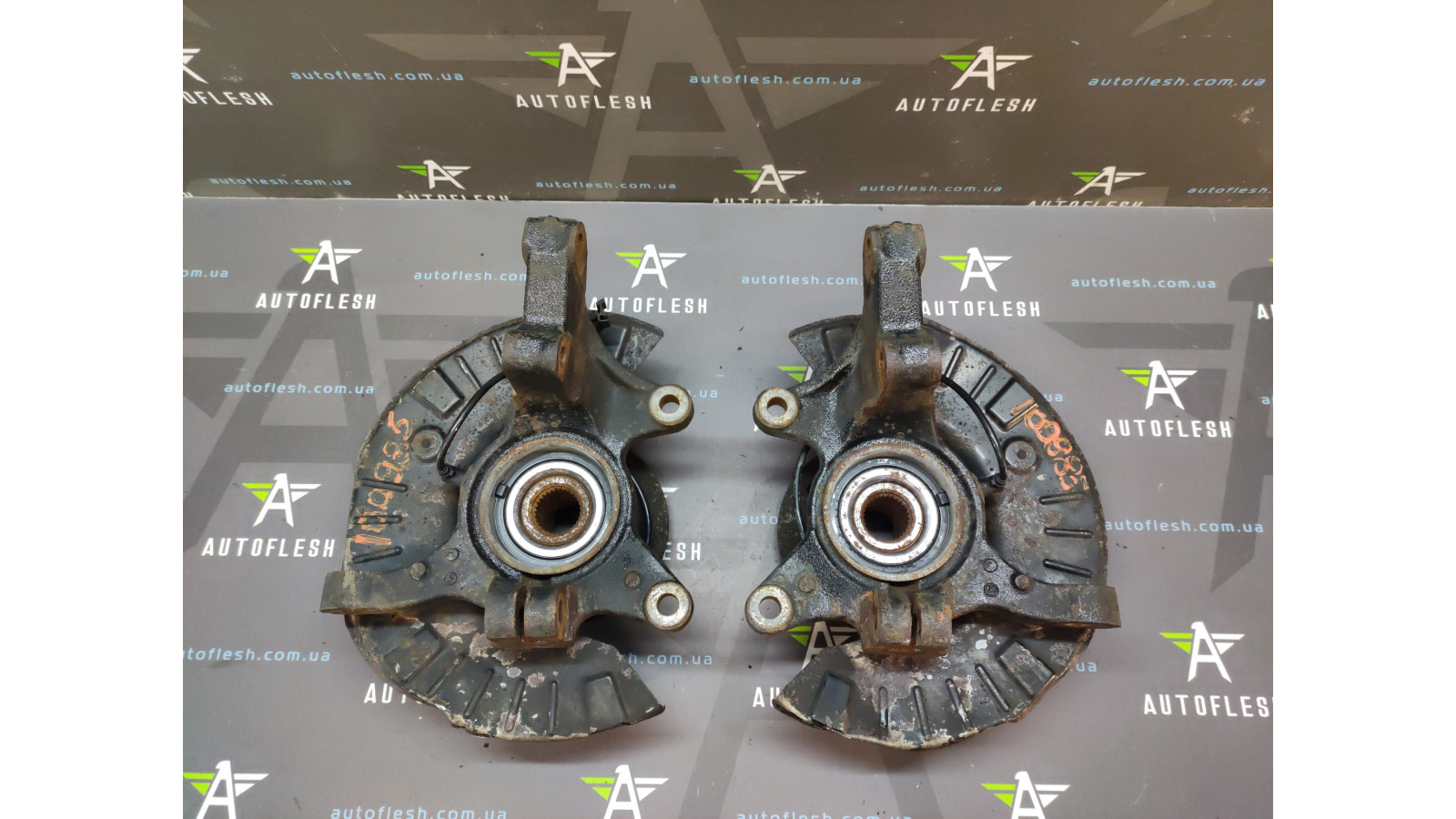 Б/у цапфа передняя в сборе A6393300220, A6393300320 для Mercedes Viano/ Vito