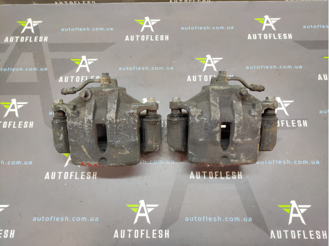 Б/у суппорт тормозной передний 58130-2Y000, 58110-2Y000 для Hyundai IX35/ KIA Sportage