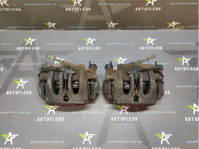 Б/у суппорт передний A0044205383, A0044205483 для Mercedes V-Class/ Viano/ Vito